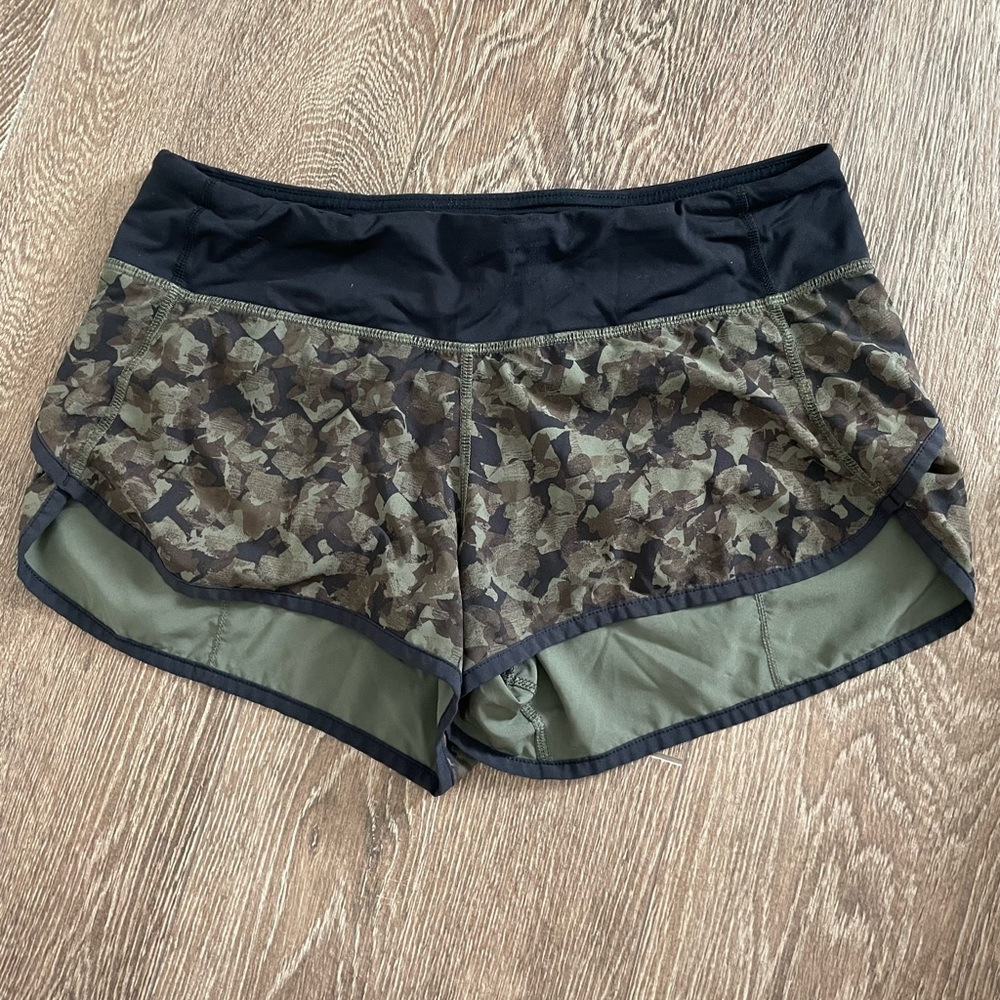 Lululemon speed short camo size 6